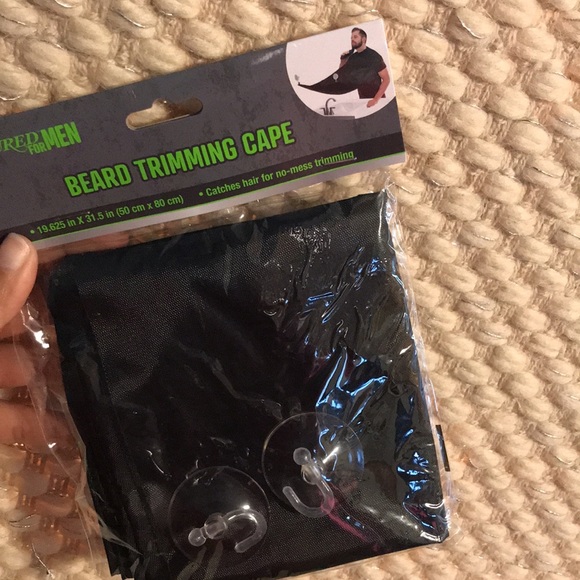 Assured Beard Trimming Cape - Black - Picture 3 of 4